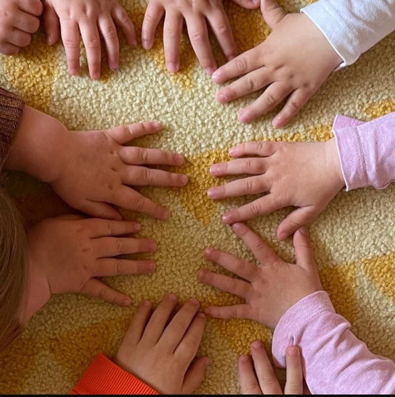 Viele kleine Hände Viele kleine Hände